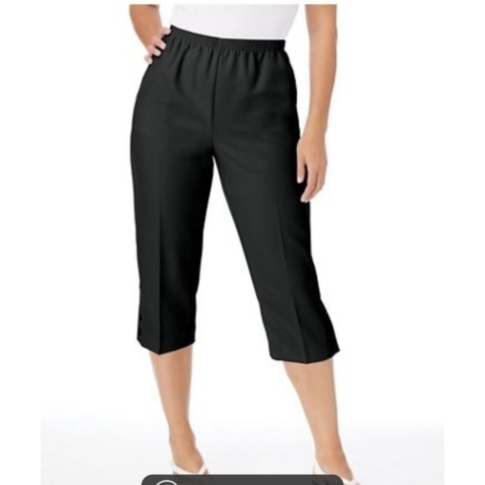 Alfred Dunner Black Capri Cropped Pants EUC #4103